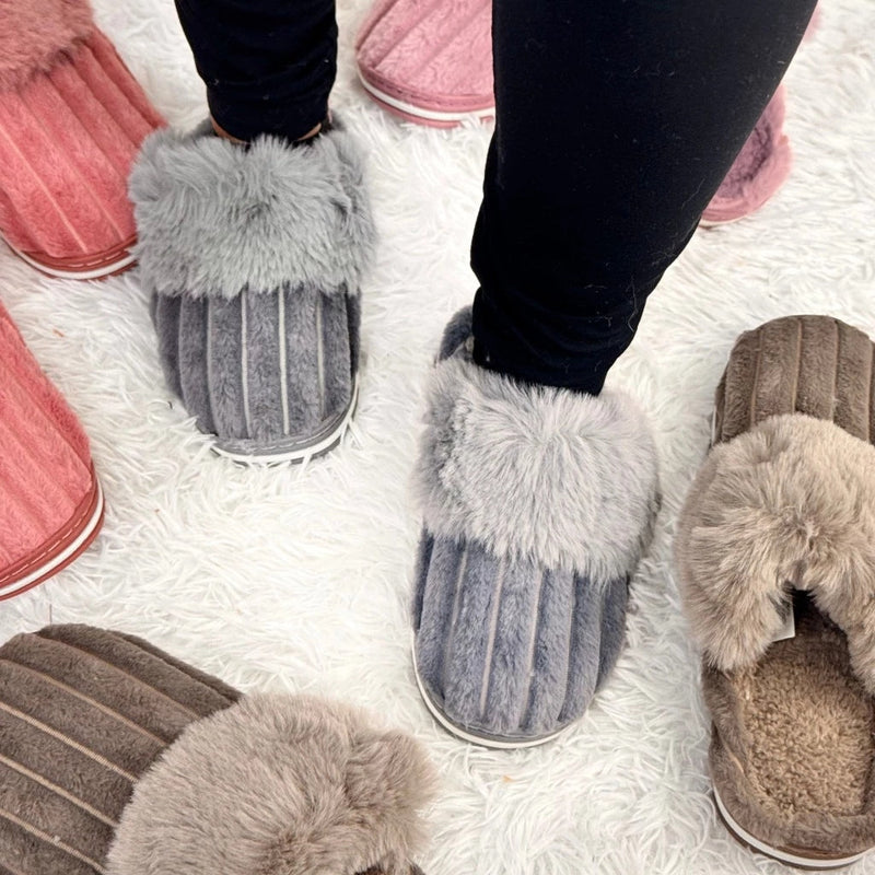 Pantufa de Inverno Pompom Feminina Antiderrapante